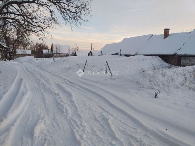 Eladó mezogazdasagi ingatlan, Monoron 9.9 M Ft