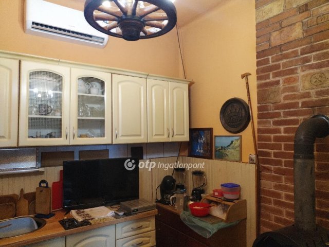 Eladó családi ház, Martonvásáron 75 M Ft, 3 szobás