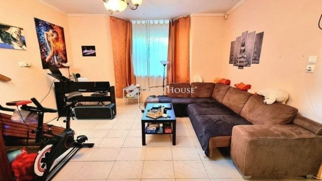 Eladó családi ház, Budapesten, III. kerületben 129.9 M Ft