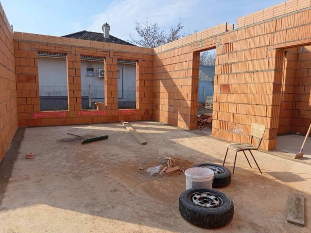 Eladó ikerház, Nyíregyházán 78.99 M Ft, 3 szobás