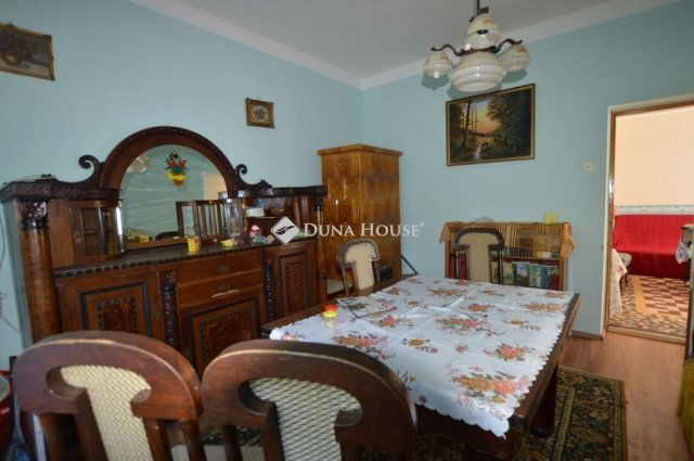 Eladó családi ház, Ábrahámhegyen 70 M Ft, 2 szobás