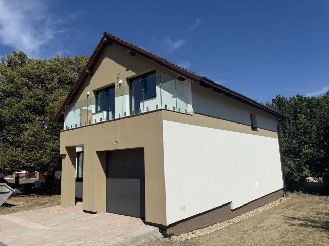 Eladó családi ház, Gödöllőn 161 M Ft, 5 szobás