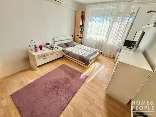 Eladó téglalakás, Szegeden 41.9 M Ft, 1 szobás