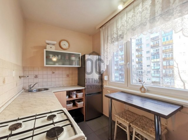 Eladó panellakás, Székesfehérvárott 58.9 M Ft, 3 szobás