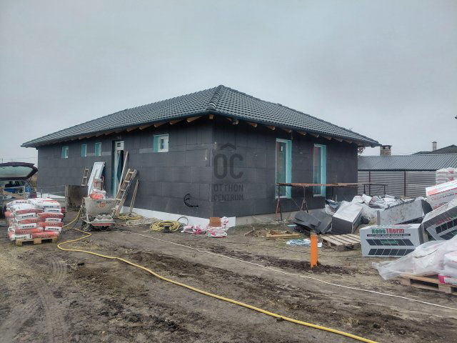 Eladó családi ház, Kiskunlacházán 79.5 M Ft, 5 szobás