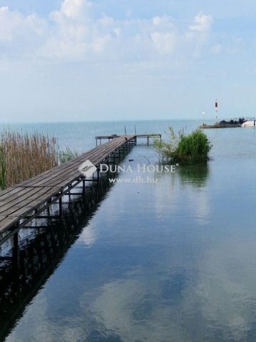Eladó családi ház, Balatonkenesén 420 M Ft, 3 szobás