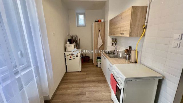 Eladó téglalakás, Budapesten, V. kerületben 108 M Ft, 2 szobás