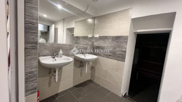 Eladó üzlethelyiség, Budapesten, VI. kerületben 135 M Ft