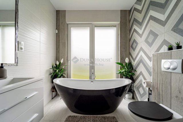 Eladó ikerház, Budapesten, XVIII. kerületben 249 M Ft, 4 szobás