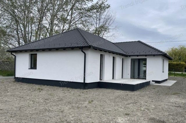 Eladó családi ház, Győrzámolyon 104.9 M Ft, 5 szobás