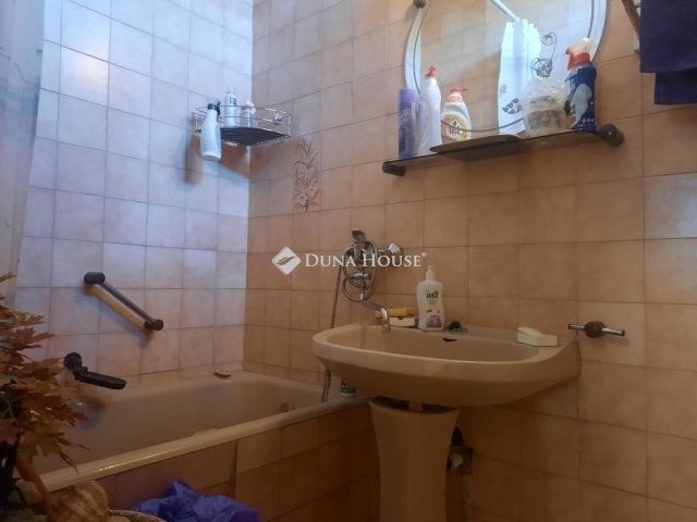 Eladó családi ház, Budapesten, XVIII. kerületben 75 M Ft