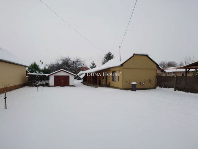 Eladó családi ház, Kiskunfélegyházán 31.99 M Ft, 1 szobás