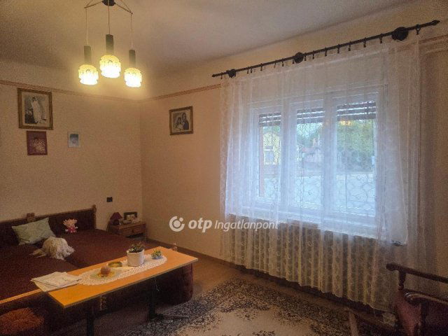 Eladó családi ház, Abonyban 41.9 M Ft, 4 szobás