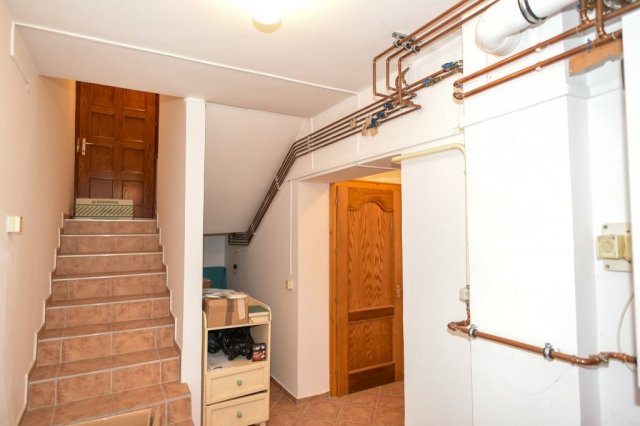 Eladó családi ház, Veszprémben 219.9 M Ft, 3+3 szobás