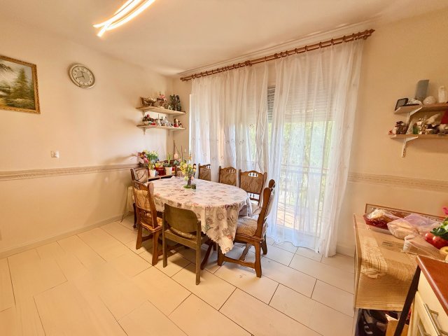 Eladó téglalakás, Szegeden 74.9 M Ft, 3 szobás