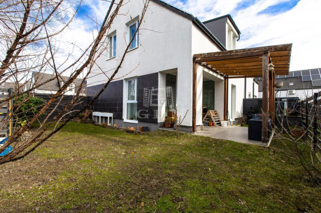 Eladó ikerház, Üllőn 109 M Ft, 4 szobás / költözzbe.hu