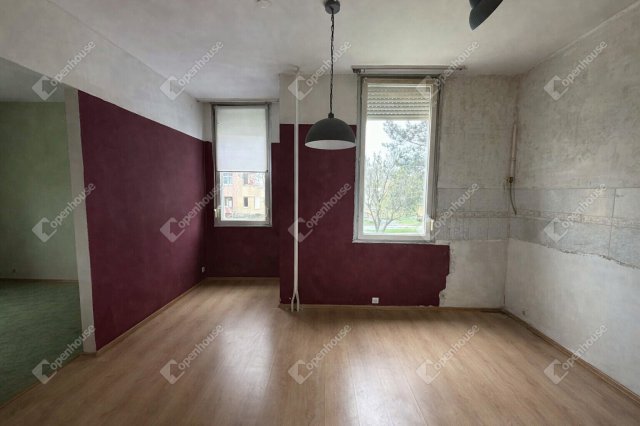 Eladó téglalakás, Zalaegerszegen 32.9 M Ft, 2 szobás