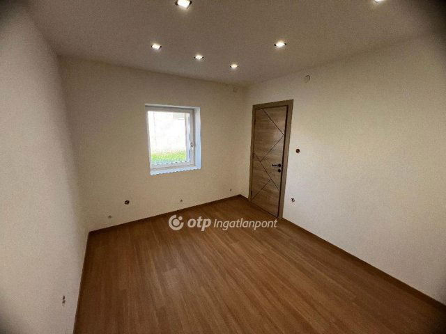 Eladó családi ház, Mezőkövesden 22 M Ft, 2 szobás