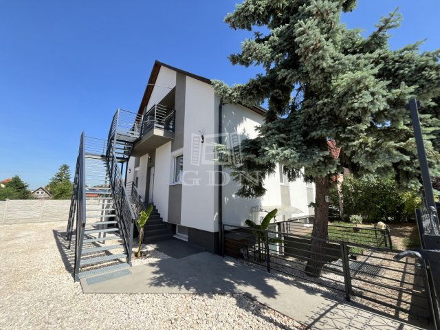 Eladó családi ház, Fóton 209 M Ft, 12 szobás