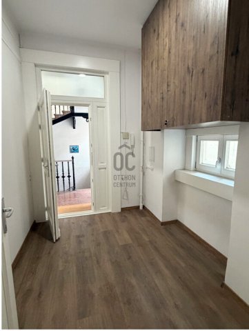 Eladó téglalakás, Budapesten, V. kerületben 169.9 M Ft, 6 szobás