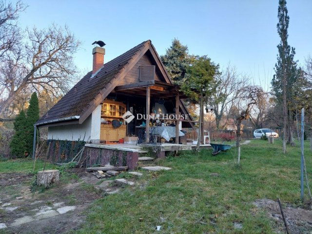 Eladó családi ház, Adonyban 32.6 M Ft, 2 szobás