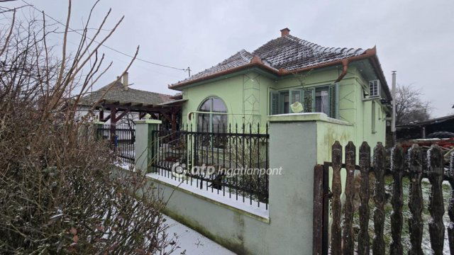 Eladó családi ház, Kabán 49 M Ft, 2+1 szobás