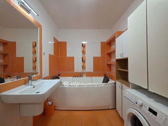 Eladó téglalakás, Budapesten, IX. kerületben 74.9 M Ft, 1 szobás