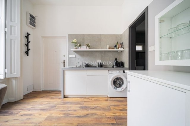 Eladó téglalakás, Budapesten, VI. kerületben 209 M Ft, 6 szobás