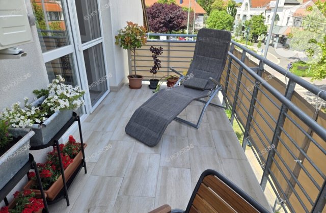 Eladó téglalakás, Kiskunfélegyházán 99.5 M Ft, 5 szobás