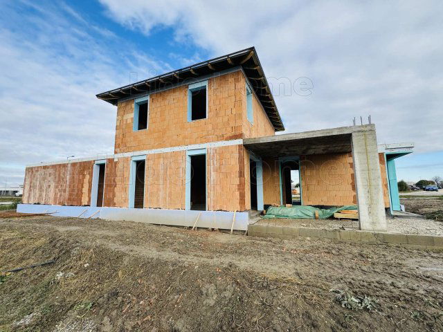 Eladó családi ház, Győrött 149.9 M Ft, 5 szobás