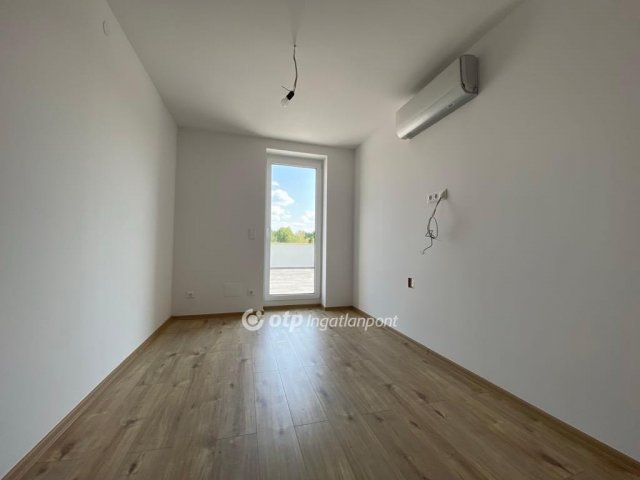 Eladó nyaraló, Siófokon 123 M Ft, 1+1 szobás