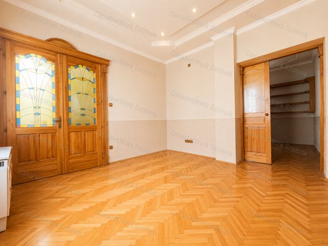 Eladó téglalakás, Szolnokon 53.5 M Ft, 2 szobás