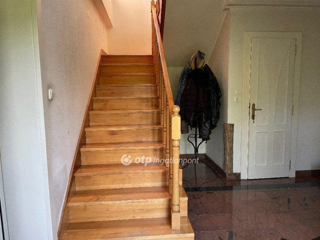 Eladó családi ház, Kiskunlacházán 450 M Ft, 5+1 szobás