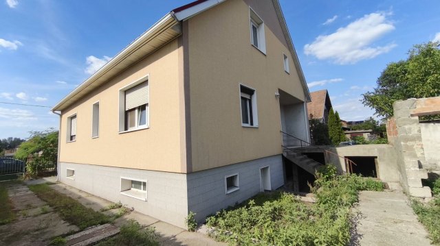 Eladó családi ház, Délegyházán 89.9 M Ft, 6 szobás