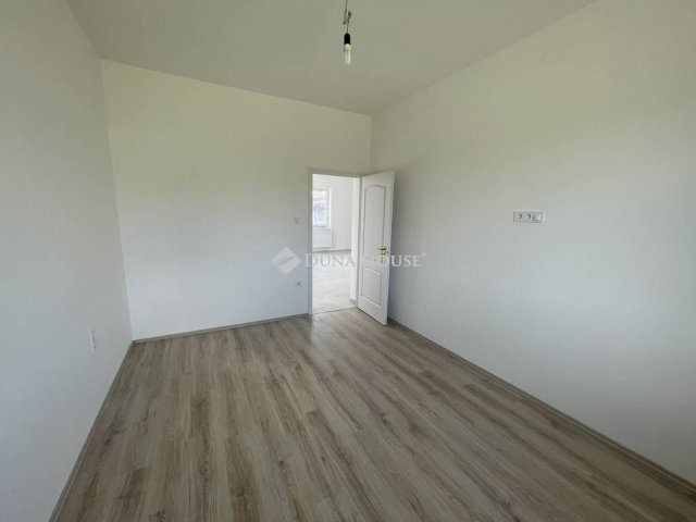 Eladó ikerház, Inárcson 89 M Ft, 4 szobás / költözzbe.hu