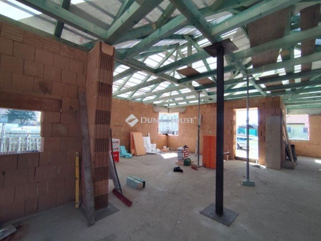 Eladó családi ház, Dunavarsányban 92 M Ft, 4 szobás
