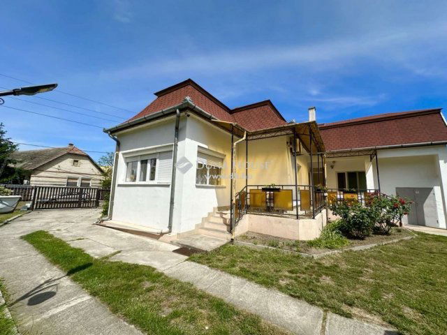 Eladó családi ház, Ráckevén 66.5 M Ft, 2 szobás