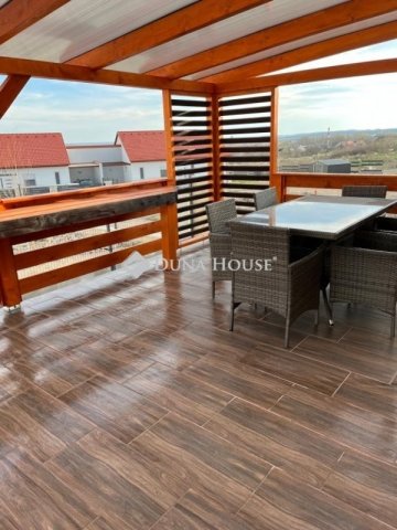 Eladó családi ház, Várpalotán 103 M Ft, 4 szobás