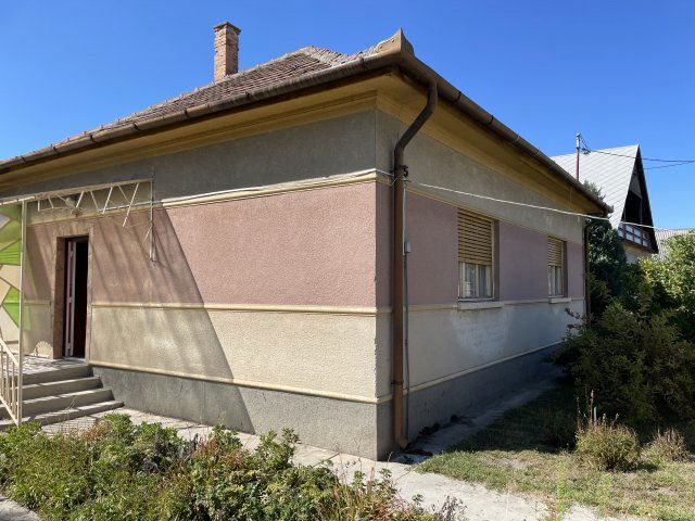 Eladó családi ház, Áporkán 64.8 M Ft, 3 szobás
