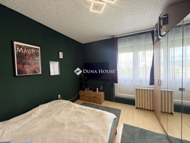 Eladó panellakás, Pécsett 41.9 M Ft, 2 szobás