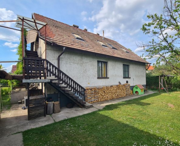Eladó családi ház, Budakalászon 129.5 M Ft, 5+1 szobás