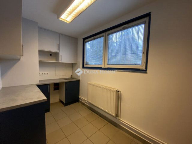 Eladó ipari ingatlan, Sopronban 770 M Ft / költözzbe.hu