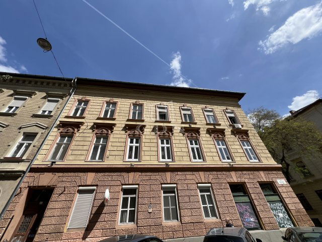 Eladó téglalakás, Budapesten, VII. kerületben 63.9 M Ft