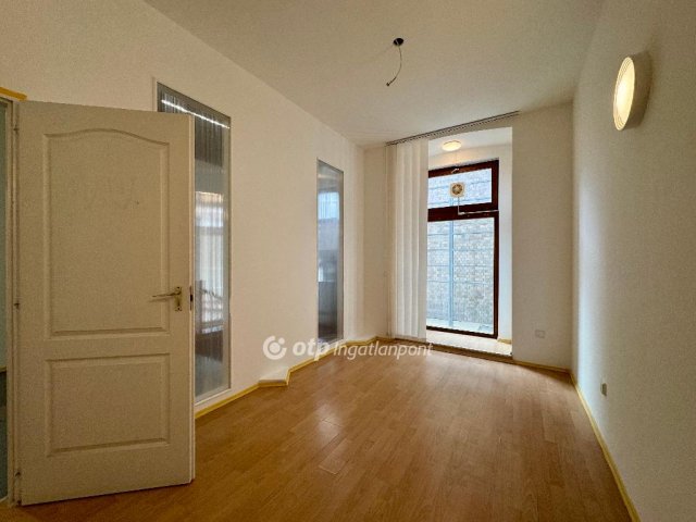 Eladó üzlethelyiség, Debrecenben 79 M Ft / költözzbe.hu