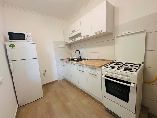 Kiadó téglalakás, albérlet, Szegeden, Fésű utcában, 2 szobás