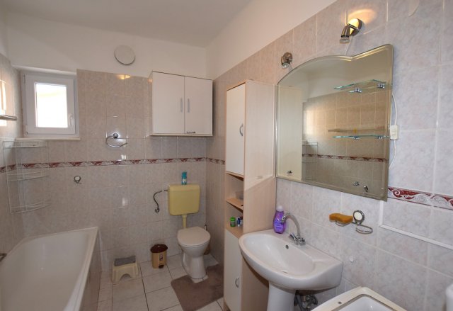 Kiadó ikerház, albérlet, Debrecenben 280 E Ft / hó, 2+1 szobás
