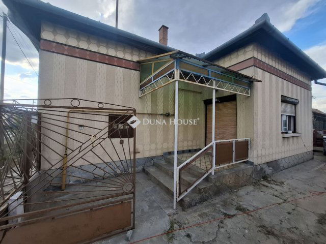 Eladó családi ház, Jászszentlászlón 24.5 M Ft, 2 szobás