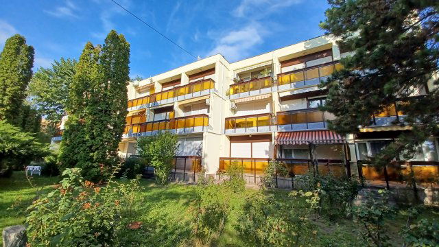 Eladó nyaraló, Balatonfüreden, Kistói utcában 34.5 M Ft
