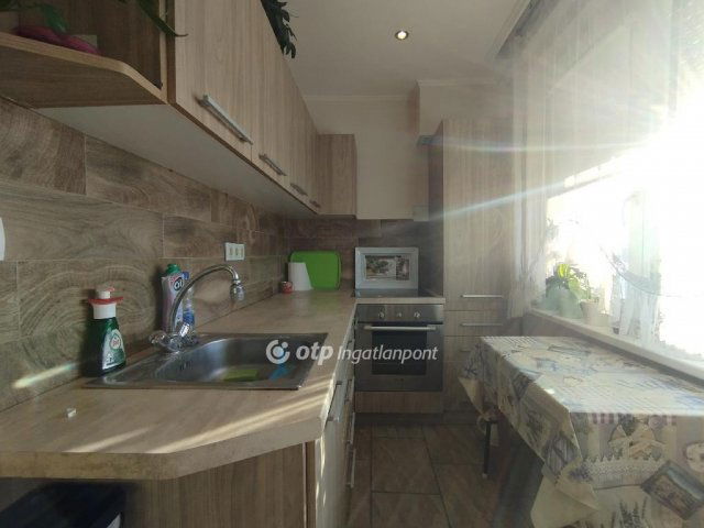 Eladó panellakás, Székesfehérvárott 49 M Ft, 1+1 szobás