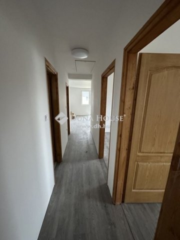 Eladó családi ház, Majosházán 65 M Ft, 3 szobás